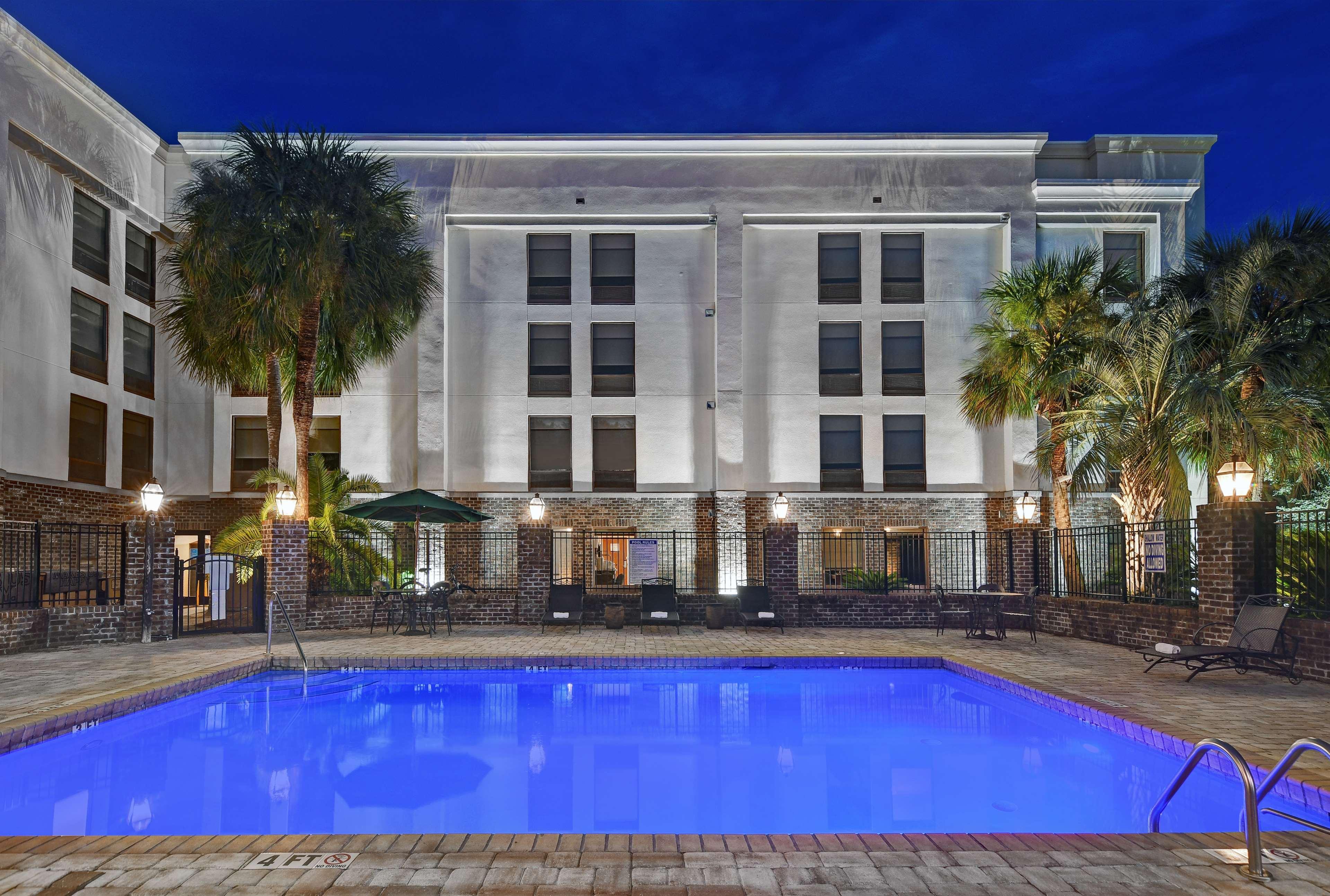 Hampton Inn Patriots Point Mount Pleasant Exterior photo