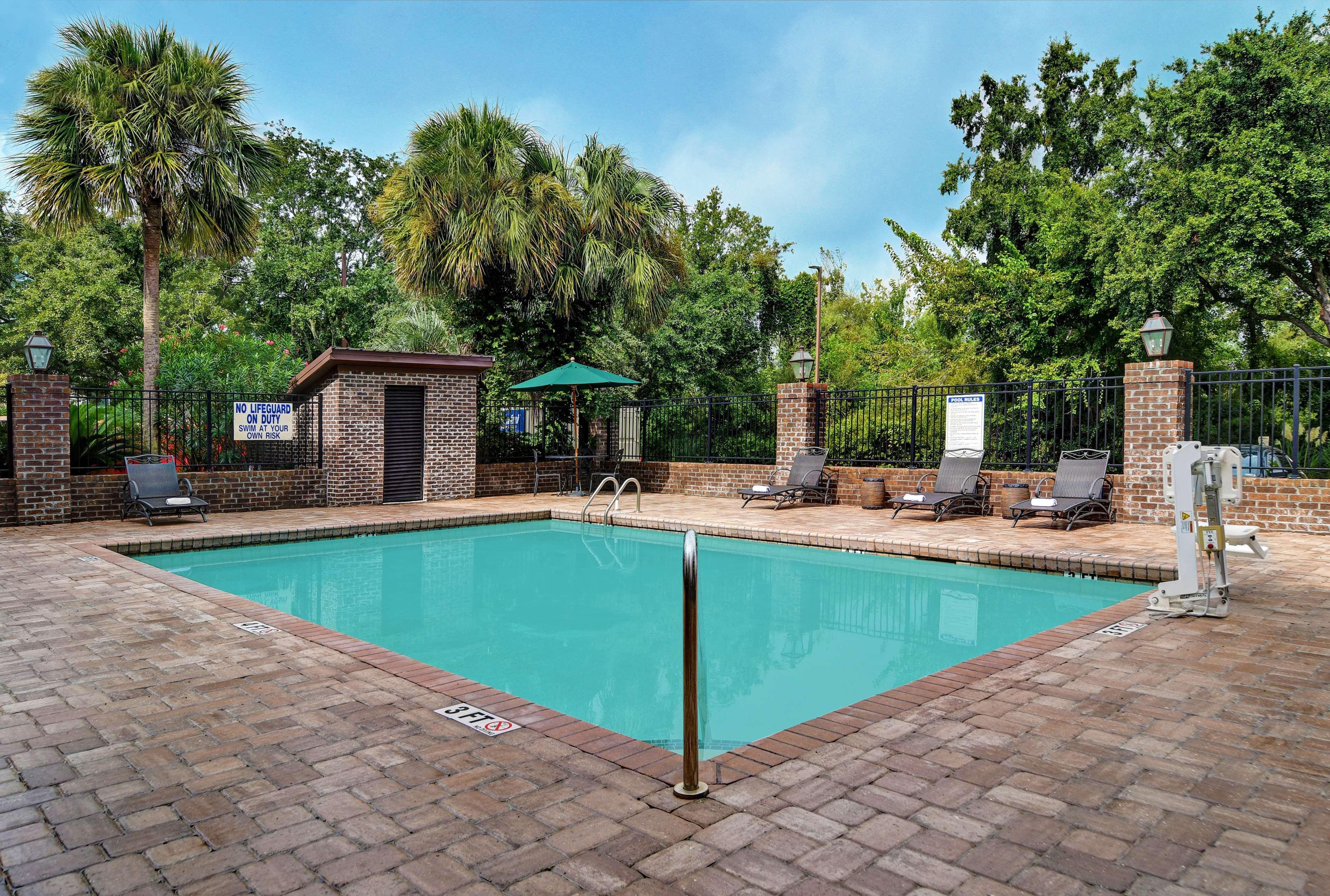 Hampton Inn Patriots Point Mount Pleasant Exterior photo