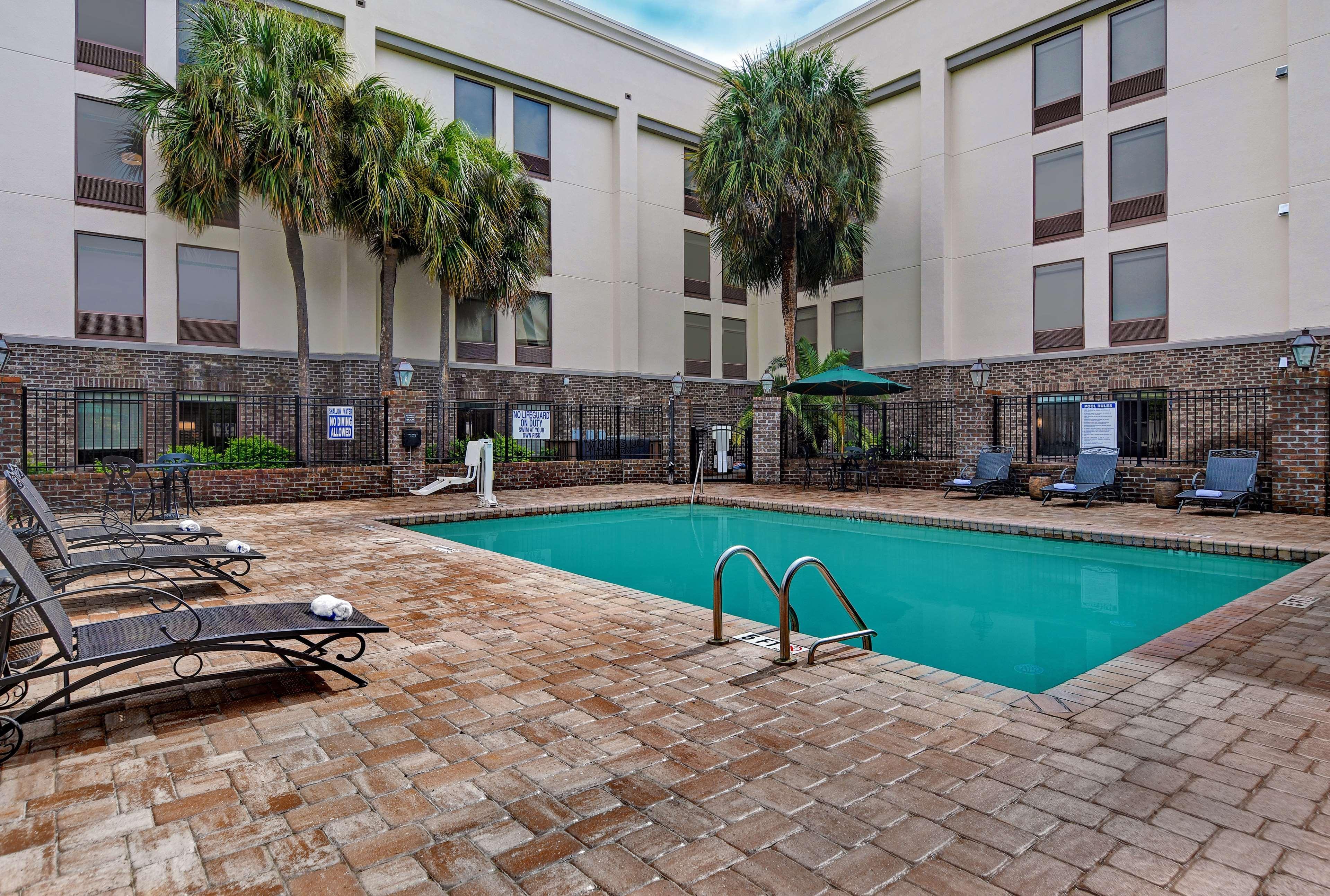 Hampton Inn Patriots Point Mount Pleasant Exterior photo