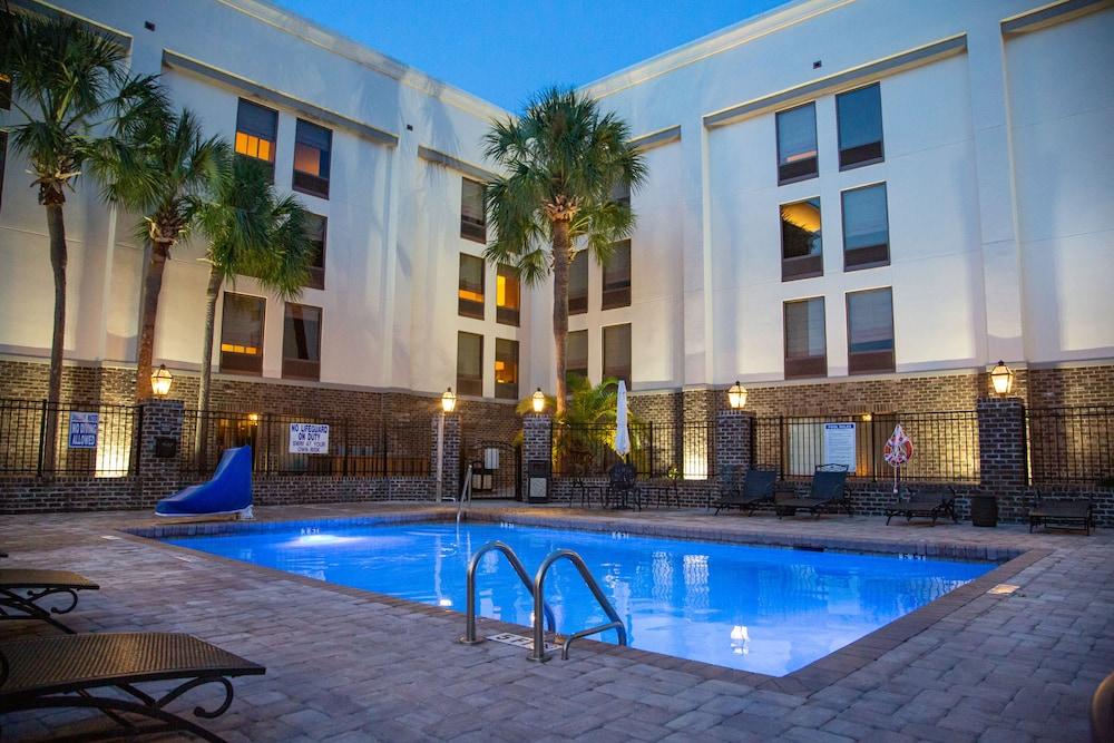 Hampton Inn Patriots Point Mount Pleasant Exterior photo